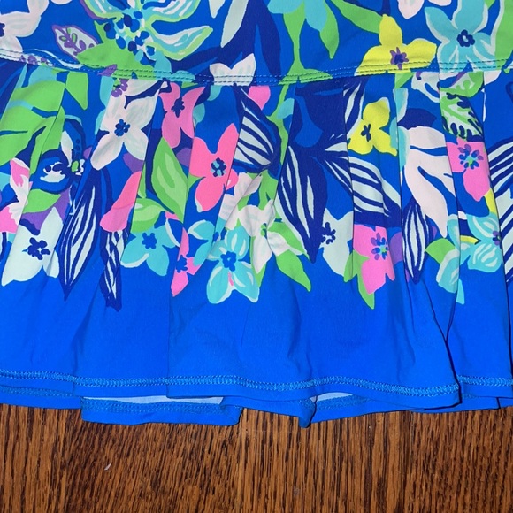 Lilly Pulitzer Luxletic Borealis Blue Social Sunset 13" Taye Skort UPF 50+ NWT - Picture 8 of 12